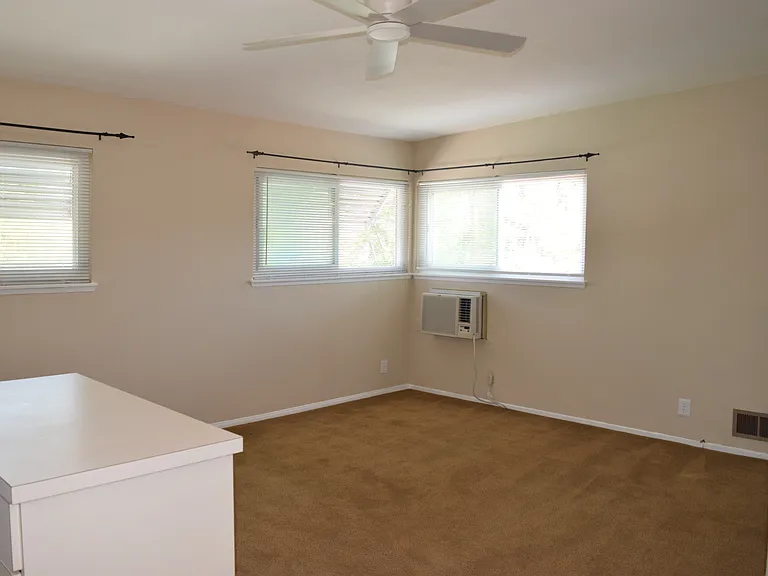 772 S Earlham St — Photo 4