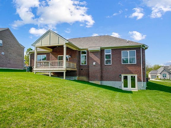 4th image of 8971 Oakcrest Way