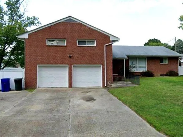 17 Warren Dr, Newport News, VA 23608