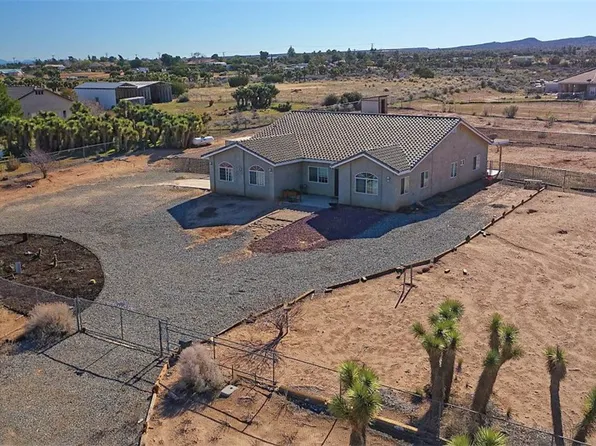 8855 Smith Rd, Phelan, CA 92371