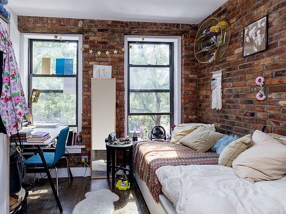 3rd image of 649 E 9th St APT 2A