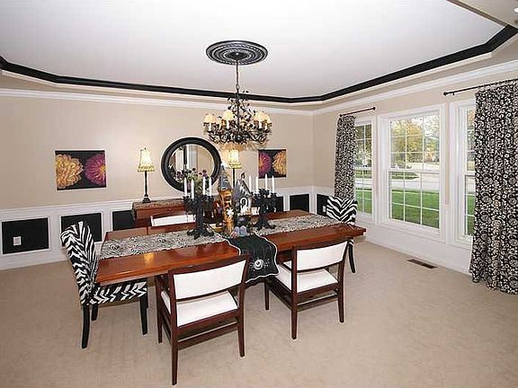 5th image of 10605 Saddlestone Dr