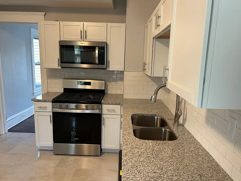 2245 Johnson St NE — Photo 5