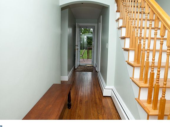 3rd image of 320 Franklin Ave