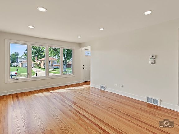 2nd image of 7925 Natchez Ave