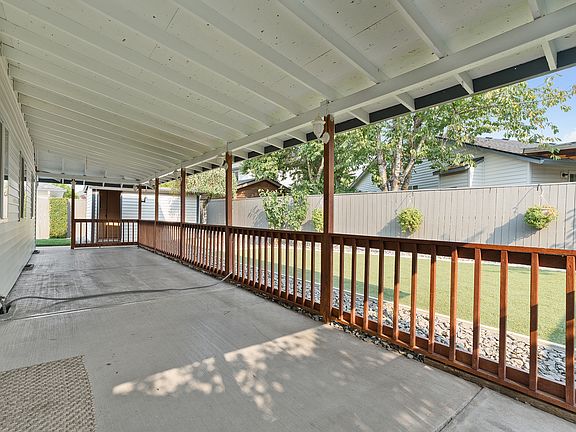 4th image of 16404 NE 73rd St