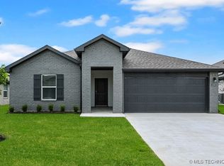 2016 E Urbana St, Tulsa, OK 74127