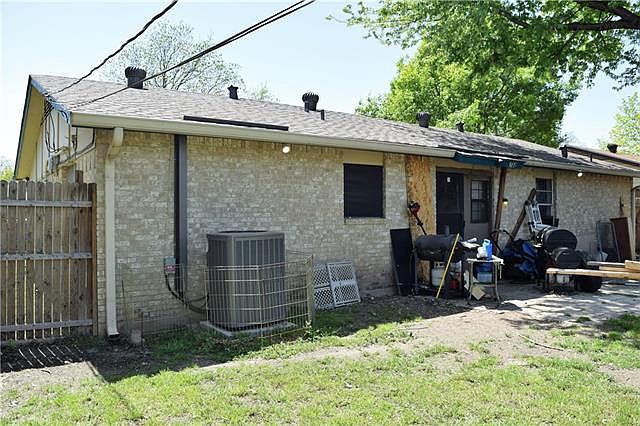 2nd image of 917 Shorehaven Dr
