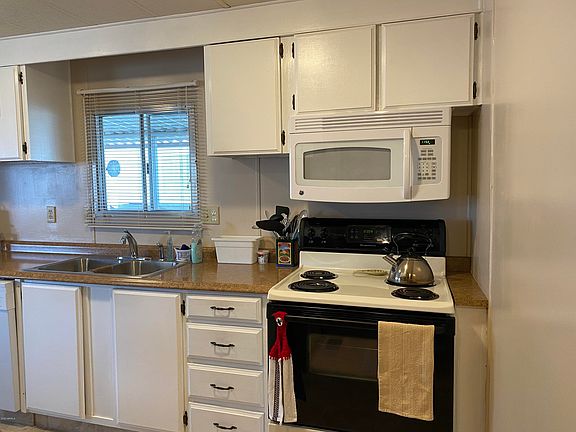 4th image of 4065 E University Dr #392