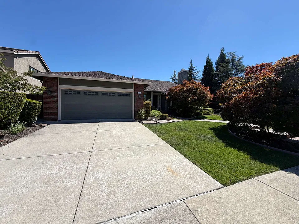 10 Shady Oak Ct