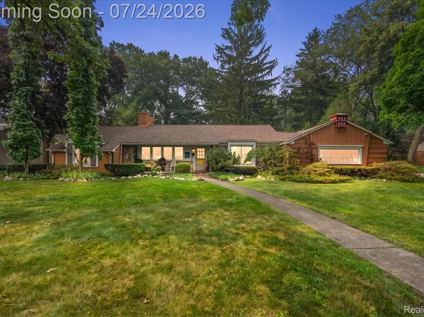 4170 Sandy Ln, Bloomfield Hills, MI 48301