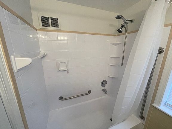 2nd image of 2935 Rumson Dr
