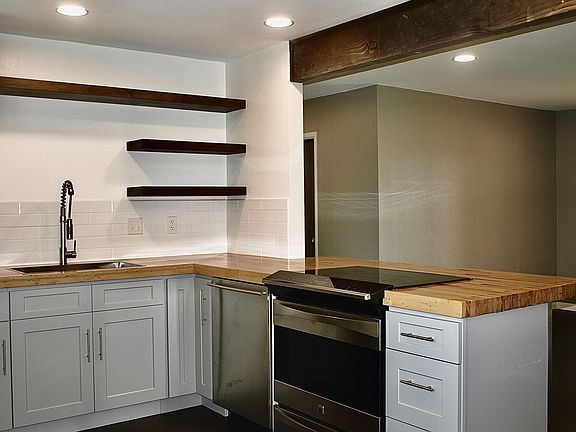 2nd image of 842 S A St #848