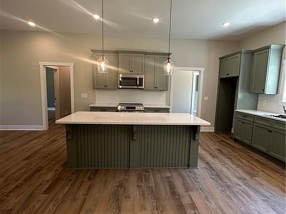 4th image of 413 Lee Road 345