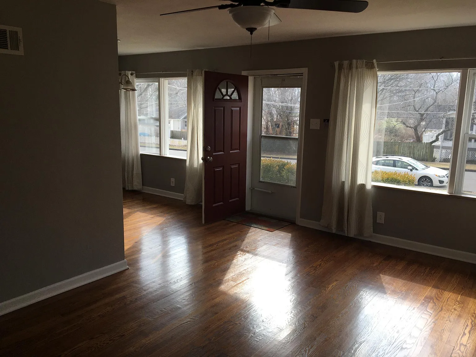 731 Garden Ave — Photo 2