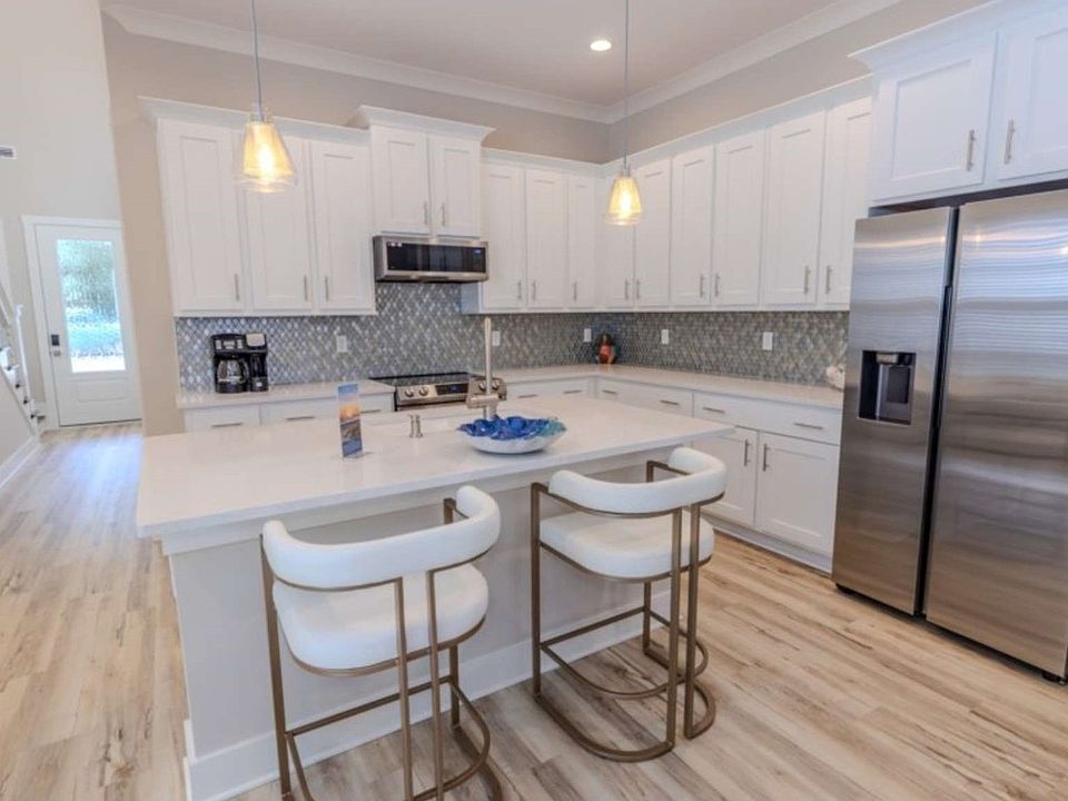 2nd image of 3474 1st Ave