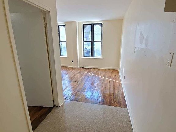 5th image of 1597 Bedford Ave #1S