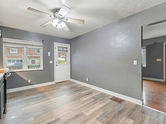 4th image of 54 Pleasant Dr