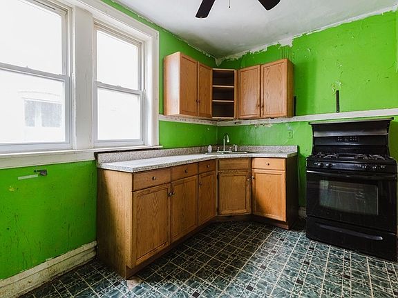 4th image of 8642 S Euclid Ave