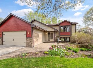 214 Ulmer Dr, Lino Lakes, MN 55014