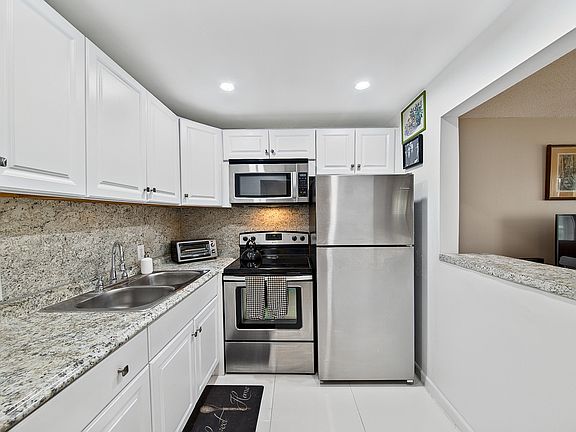2nd image of 96 Fanshaw Way