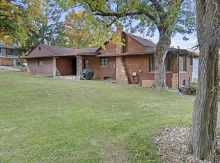 8071 Halfway Dr, Brighton, MI