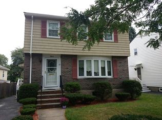 15 Kingsland Rd, West Roxbury, MA 02132