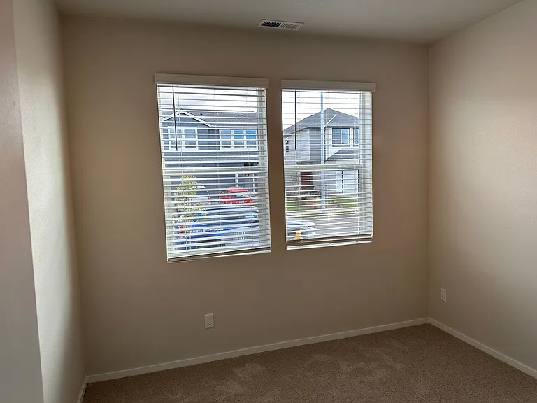 2758 Fenya St — Photo 32