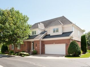 32 Windsor Dr, Elmhurst, IL 60126