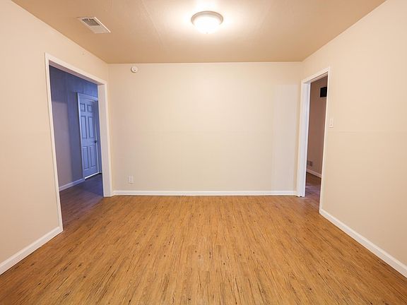 5th image of 9804 Woodland Ave NE
