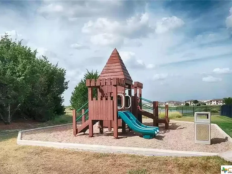 220 Danablu Dr — Photo 25
