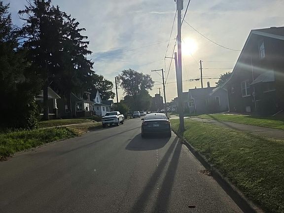 4th image of 303 Union St