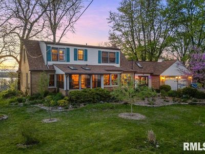 111 S Barrington Dr, Hampton, IL, 61256