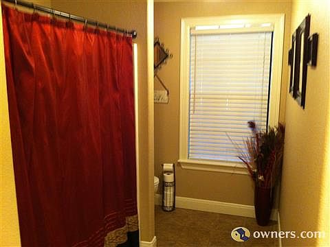 2nd and 3rd bedroom bath