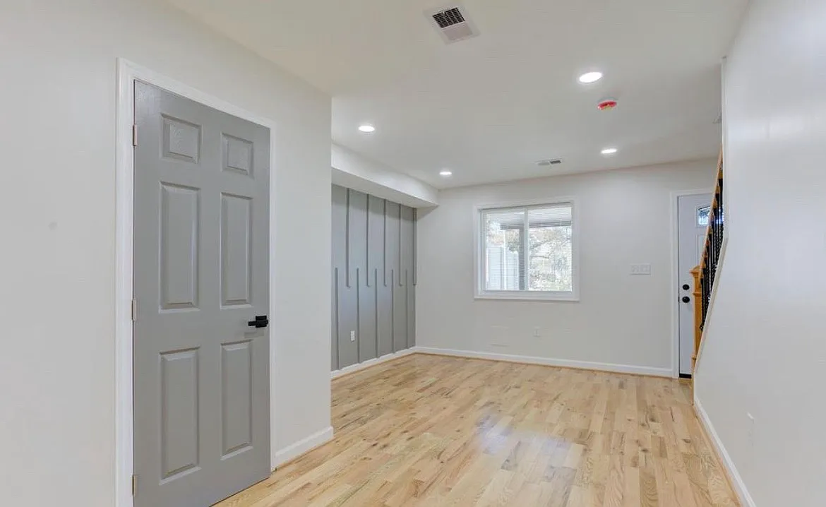 3 bed, 2.5 bath, 1088 sqft, $2,150 — Photo 3