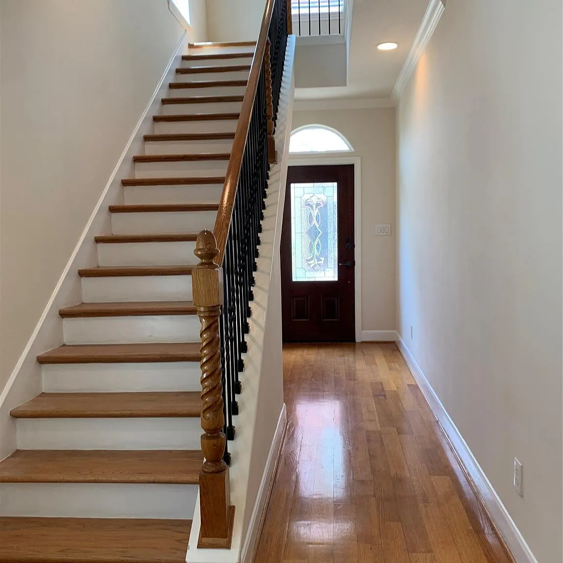 3 bed, 3.0 bath, 2344 sqft, $2,800 — Photo 4