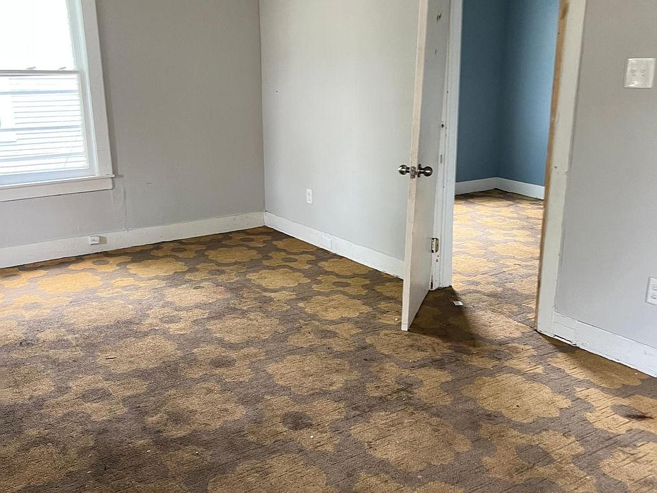 1st image of 2226 W Poplar St