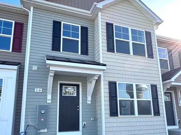 16 Moses Dr, Martinsburg, WV 25405