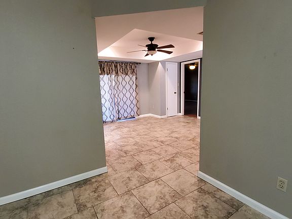 5th image of 2602 Mariposa Ln
