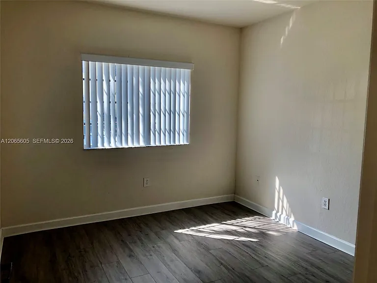 2733 NE 3rd Ct #103 — Photo 13