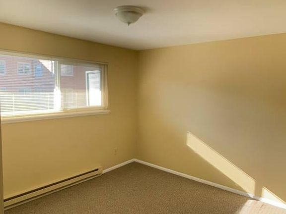 5th image of 1215 Queen Anne Ave N APT 6