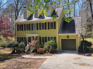 211 Cobblestone Dr, Chapel Hill, NC 27516
