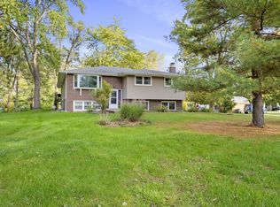 5870 E South Prairie Dr, Morris, IL 60450