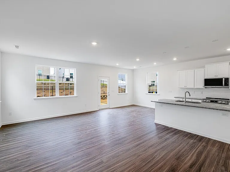 5295 Amaryllis Way — Photo 6