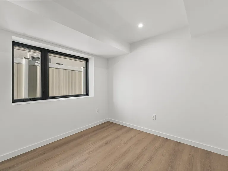 222 Washington Pl — Photo 29