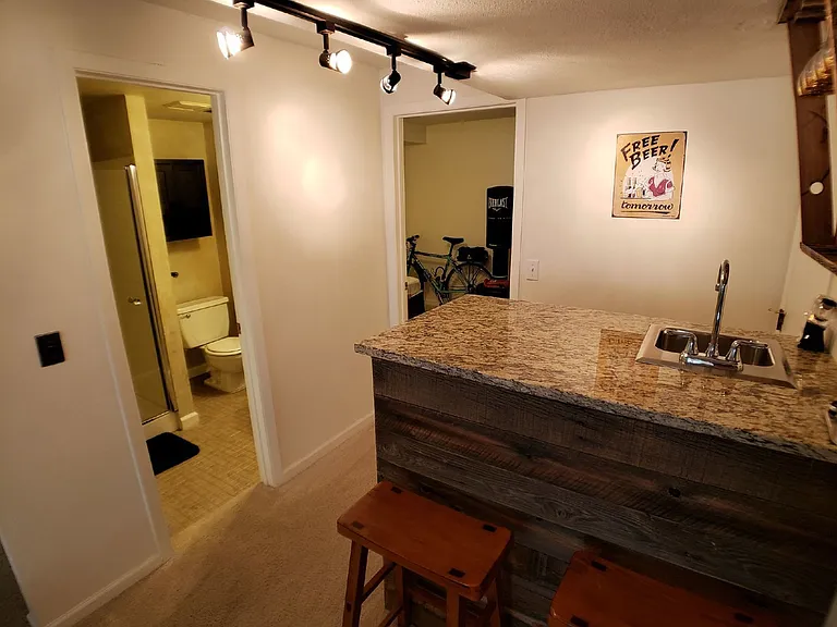 1048 Josephine St #B — Photo 19