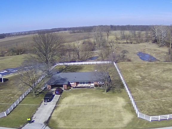3rd image of 490 W County Road 30