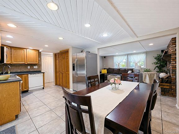 5th image of 15 Cabin Lane