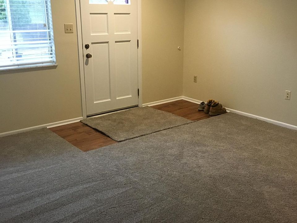 entry way/living room