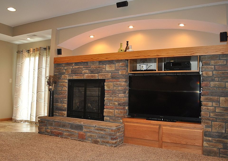 2nd image of 880 SE Deerfield Ln